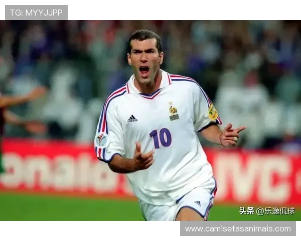 齐达内盘带风格解析：控球稳健、节奏从容、技术优雅