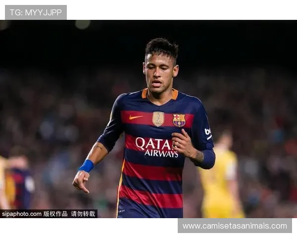 内马尔加盟巴萨决策解析：从核心到梅西战术拼图的转变