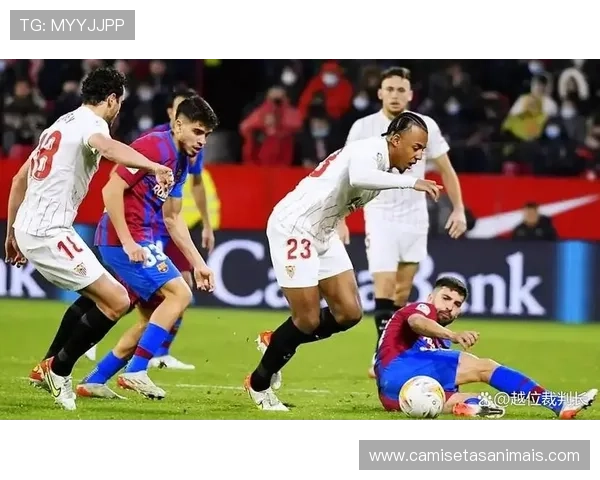 奥纳丘斩获英超首球，状态回暖表现稳健